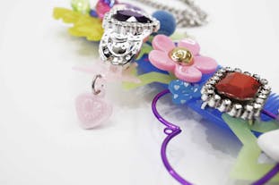 デコ・コームのネックレス